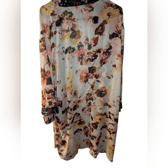 Floral Kimono Robe- 22/24W - Picture 3 of 3